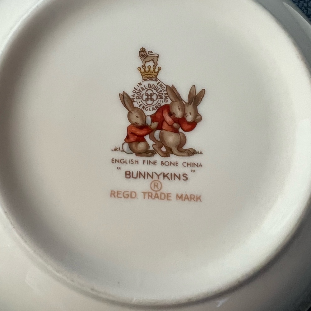 Vintage Royal Doulton Bunnykins Two Piece Child's Rim Bowl and plate - Picture 6 of 7